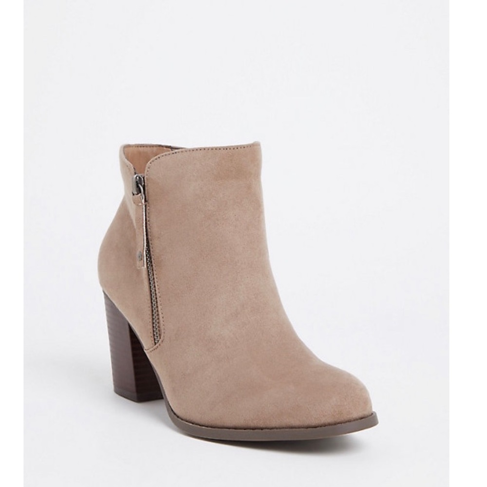 Torrid size 6.5 boots